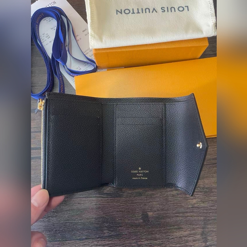 Louis Vuitton Victorine Wallet - Picture 8 of 11